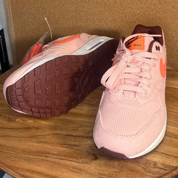 Nike
Air max 'corduroy
Coral stardust’
Brand new - Picture 5 of 11